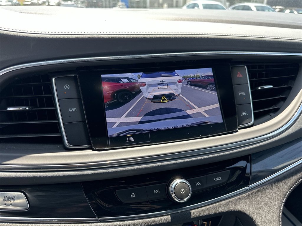 Used 2023 Buick Enclave Essence image 17