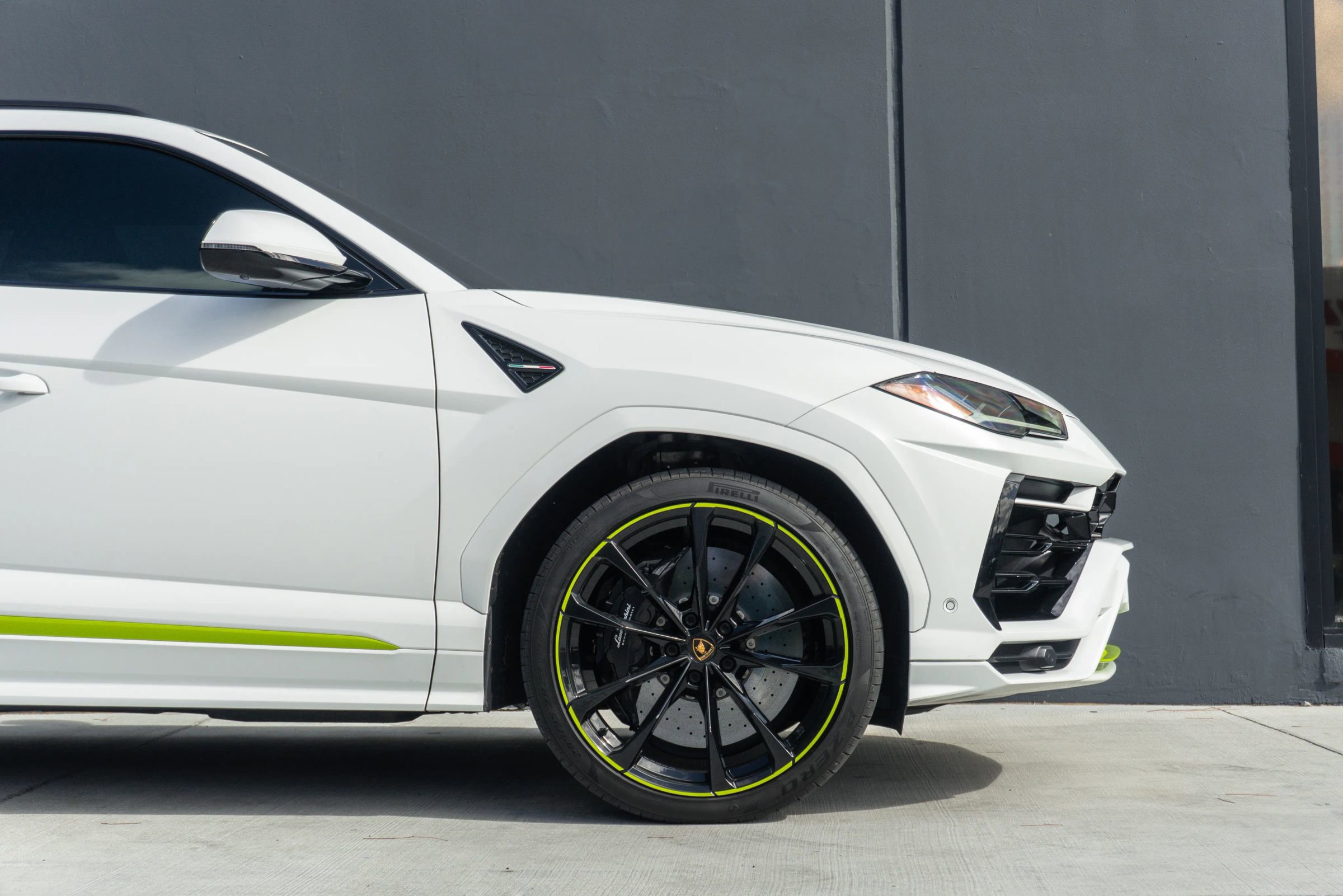 Used 2022 Lamborghini Urus image 37