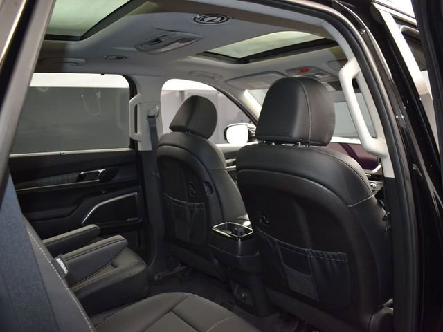 Used 2025 Kia Telluride SX w/ SX Captain's Chair Package image 14