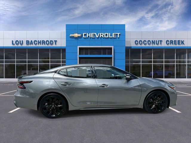 Used 2023 Nissan Maxima SR w/ Sport Mat Group image 9