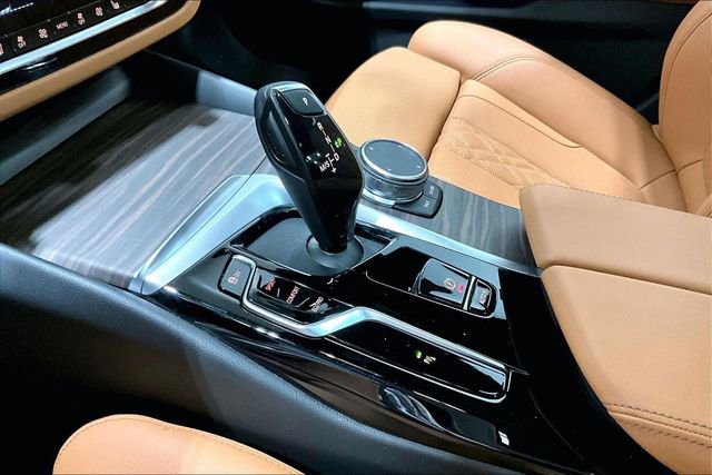 Used 2023 BMW 530i xDrive w/ Premium Package image 13