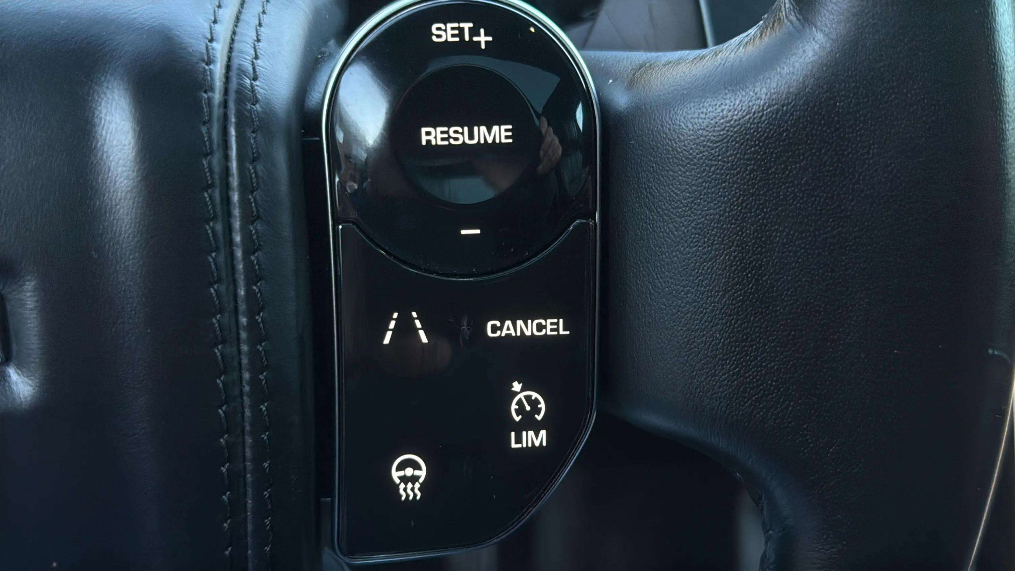 Used 2018 Land Rover Range Rover Long Wheelbase Supercharged image 31