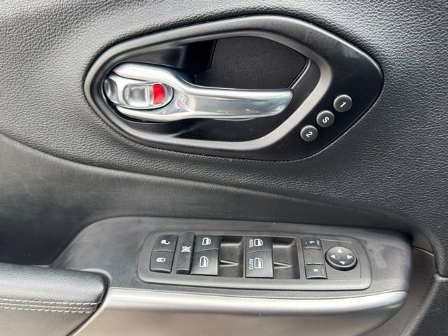 Used 2021 Jeep Cherokee Limited w/ Elite Package image 9