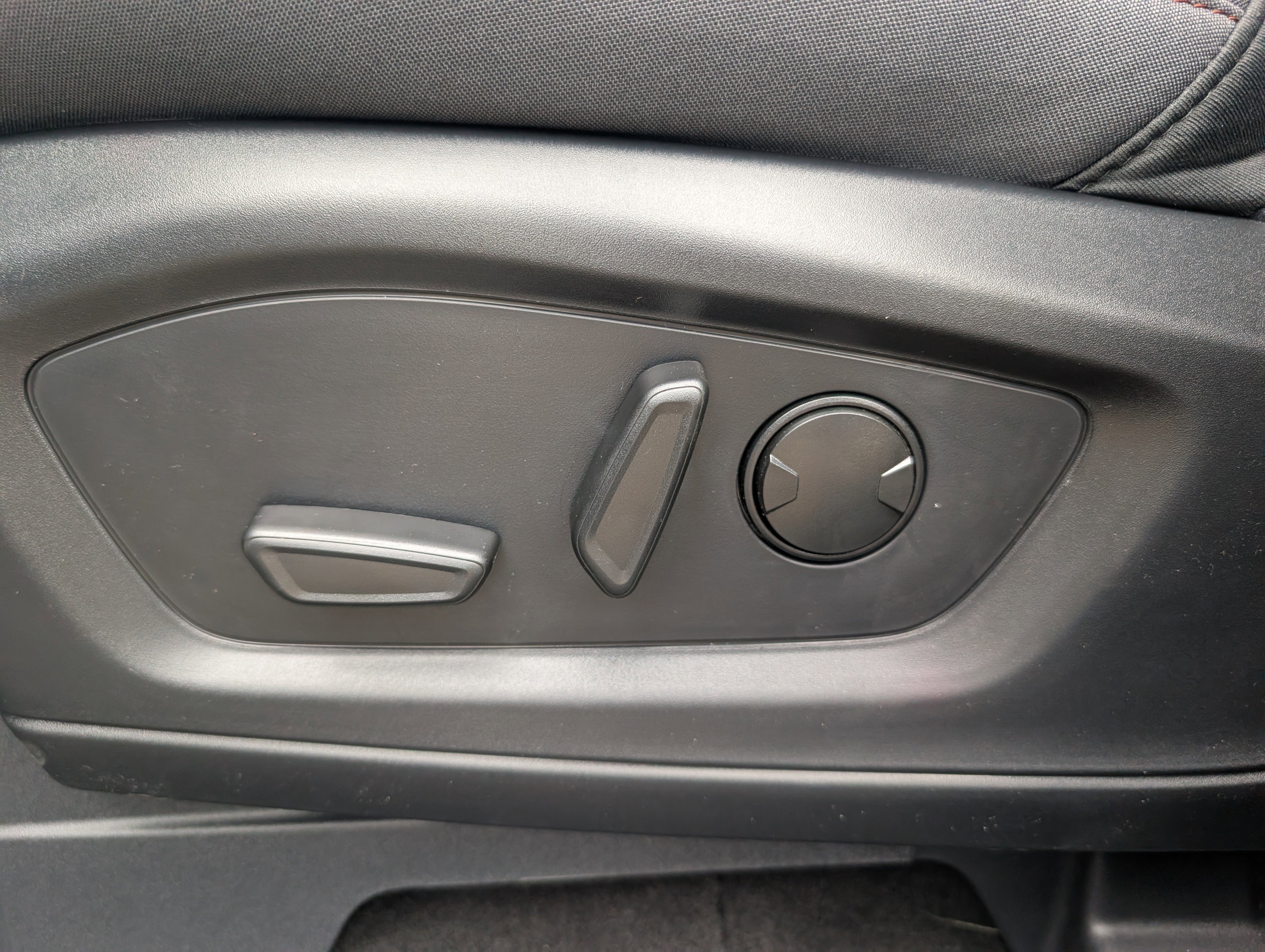 New 2026 Ford Explorer Active RWD image 23
