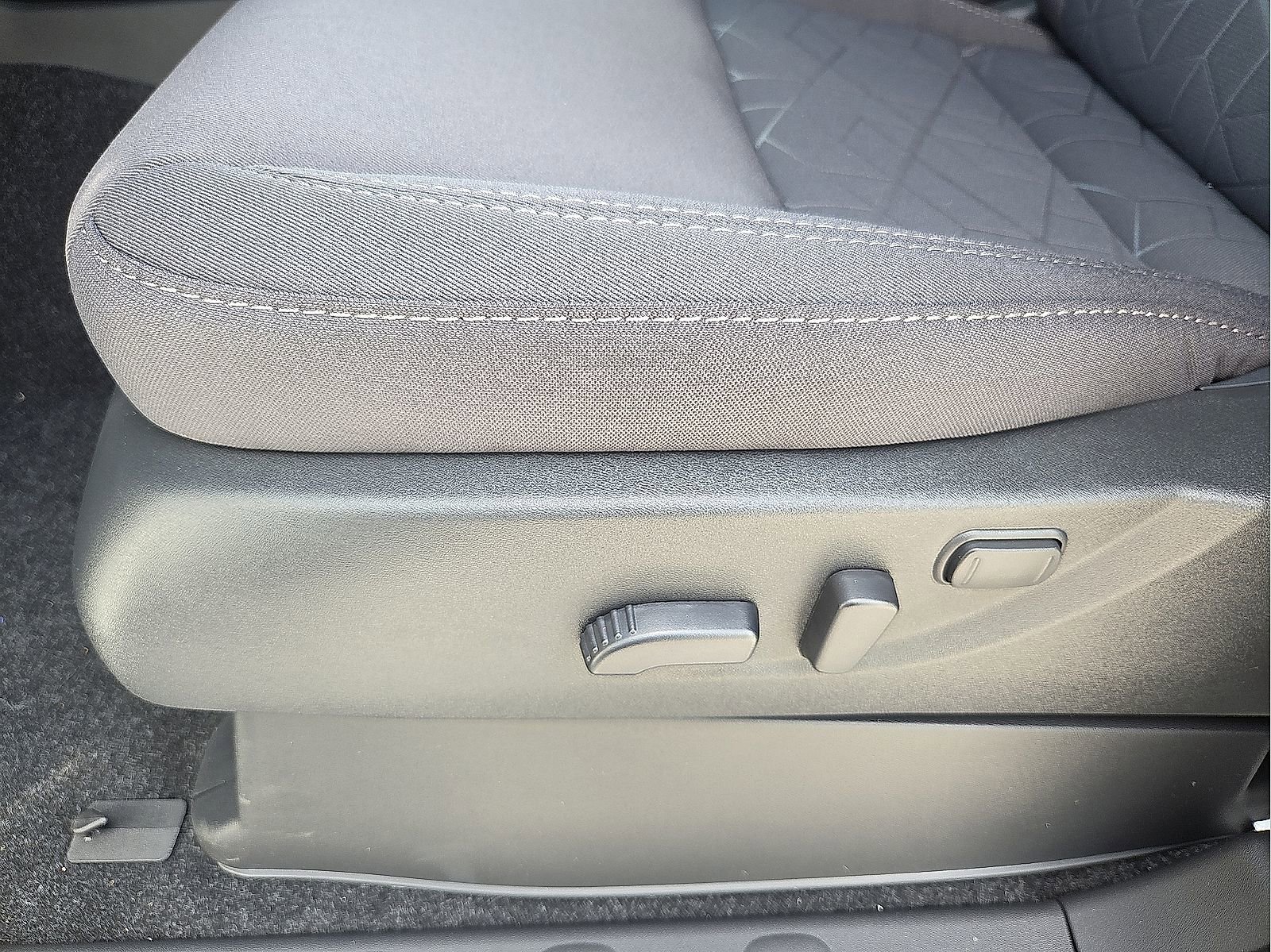 New 2026 Nissan Frontier SV w/ Tow Package AWD/4WD image 13