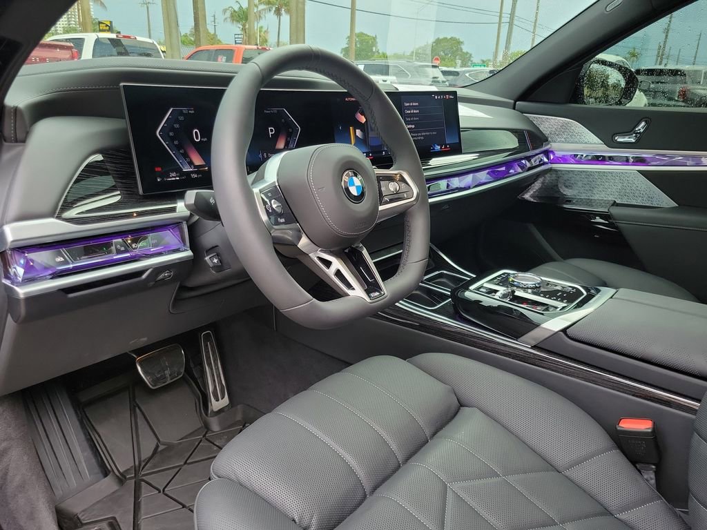Used 2025 BMW 760i xDrive w/ Executive Package AWD/4WD image 19