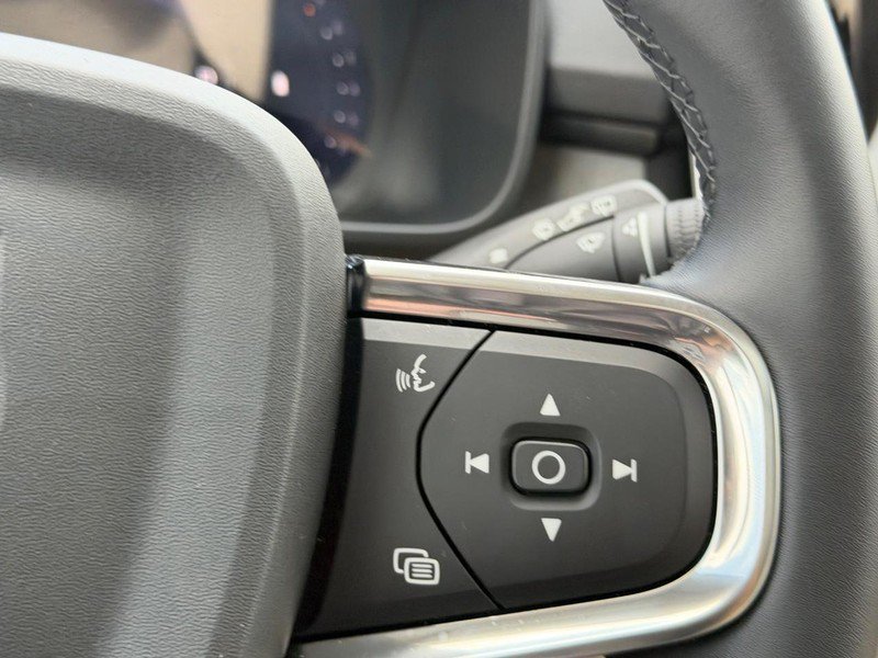 Certified 2026 Volvo XC40 B5 Plus AWD/4WD image 18