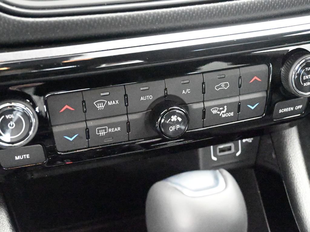 New 2026 Jeep Compass Latitude image 18