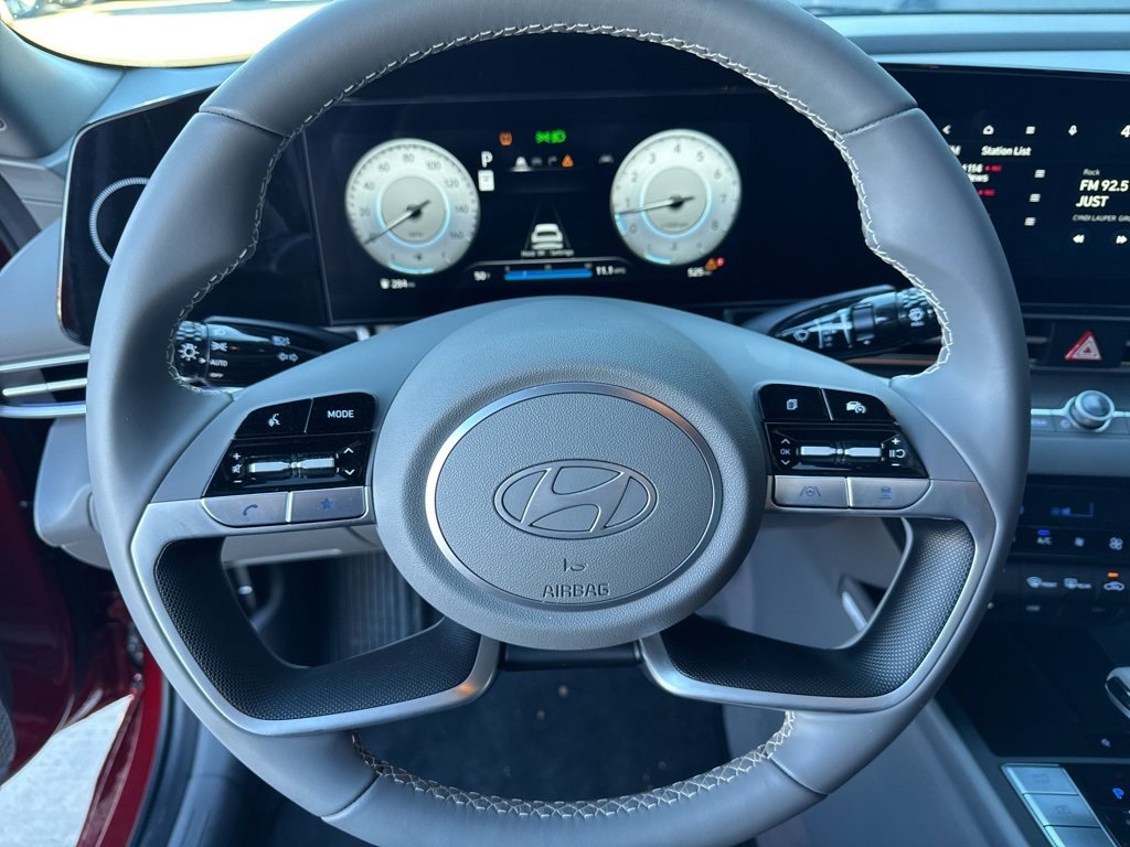 New 2025 Hyundai Elantra SEL image 8