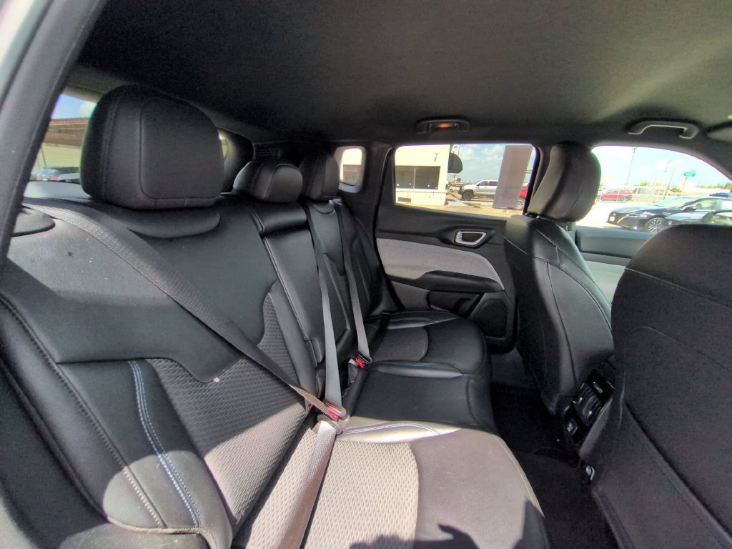 Used 2025 Jeep Compass Latitude AWD/4WD image 29