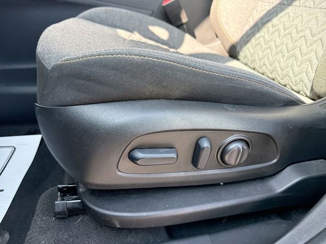 Used 2023 Chevrolet Equinox LT FWD image 12