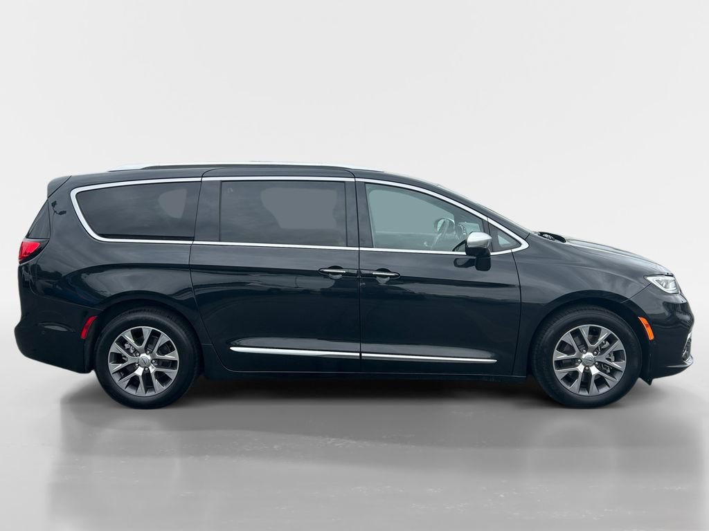 Used 2021 Chrysler Pacifica Pinnacle FWD image 6