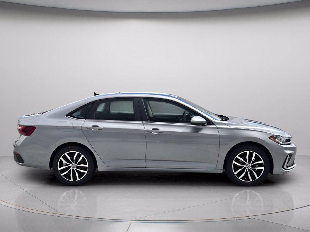New 2027 Volkswagen Jetta SE FWD image 3