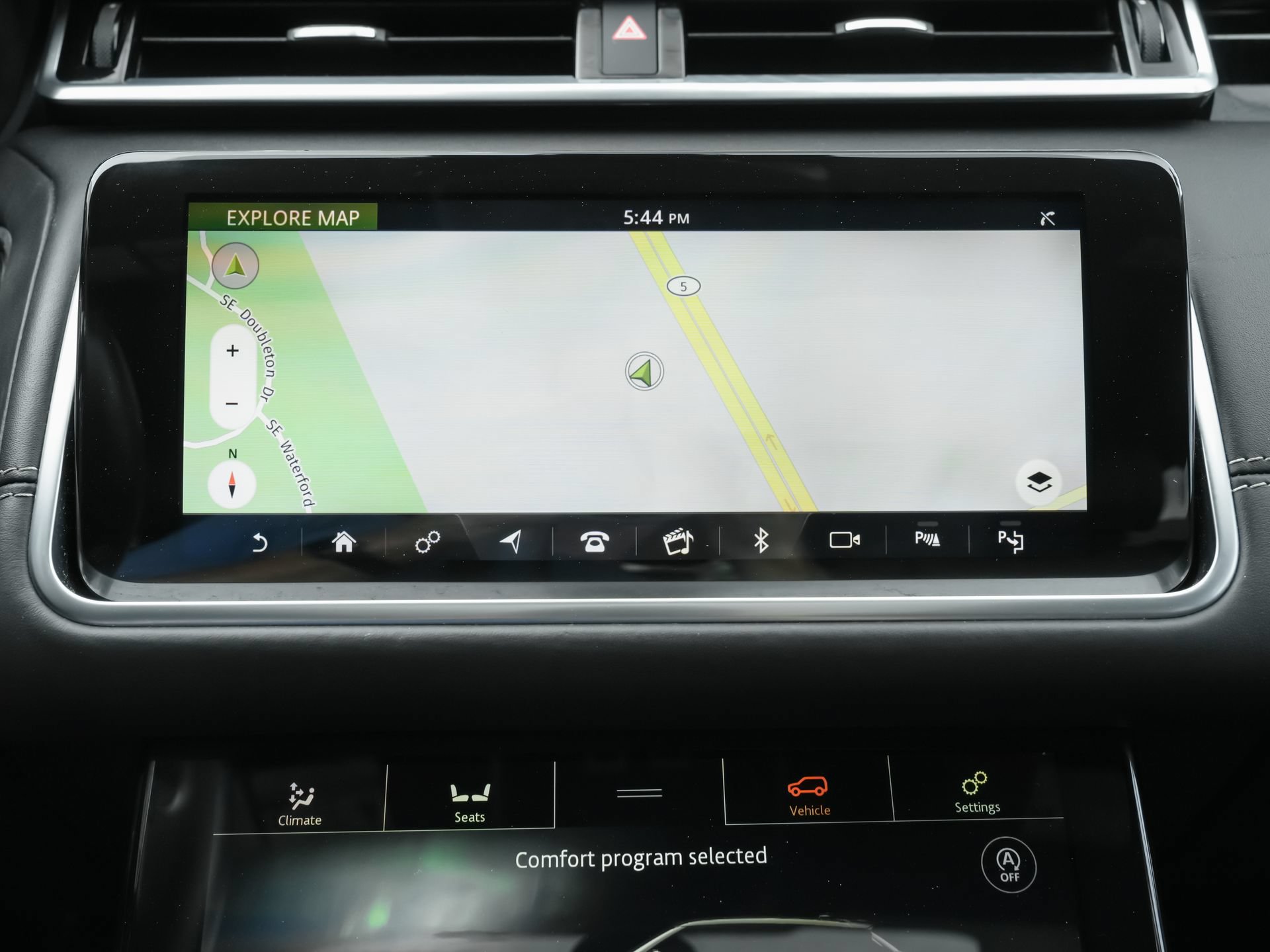 Used 2019 Land Rover Range Rover Velar R-Dynamic SE AWD/4WD image 13