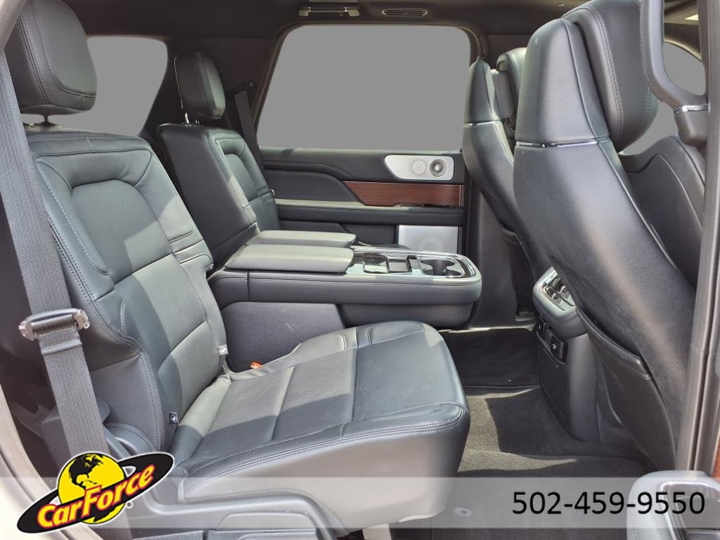 Used 2023 Lincoln Navigator Reserve image 12