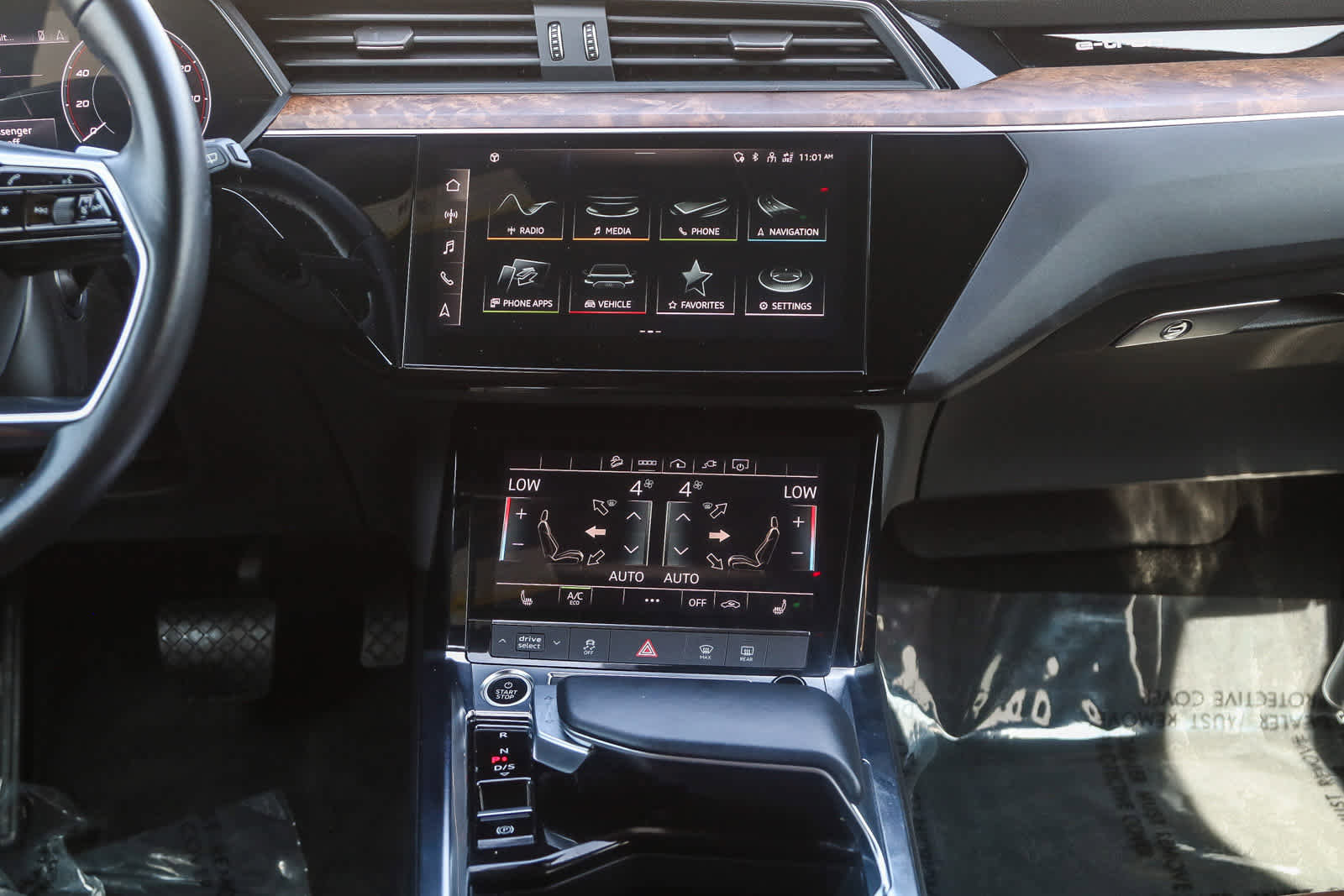 Used 2022 Audi e-tron Premium image 8