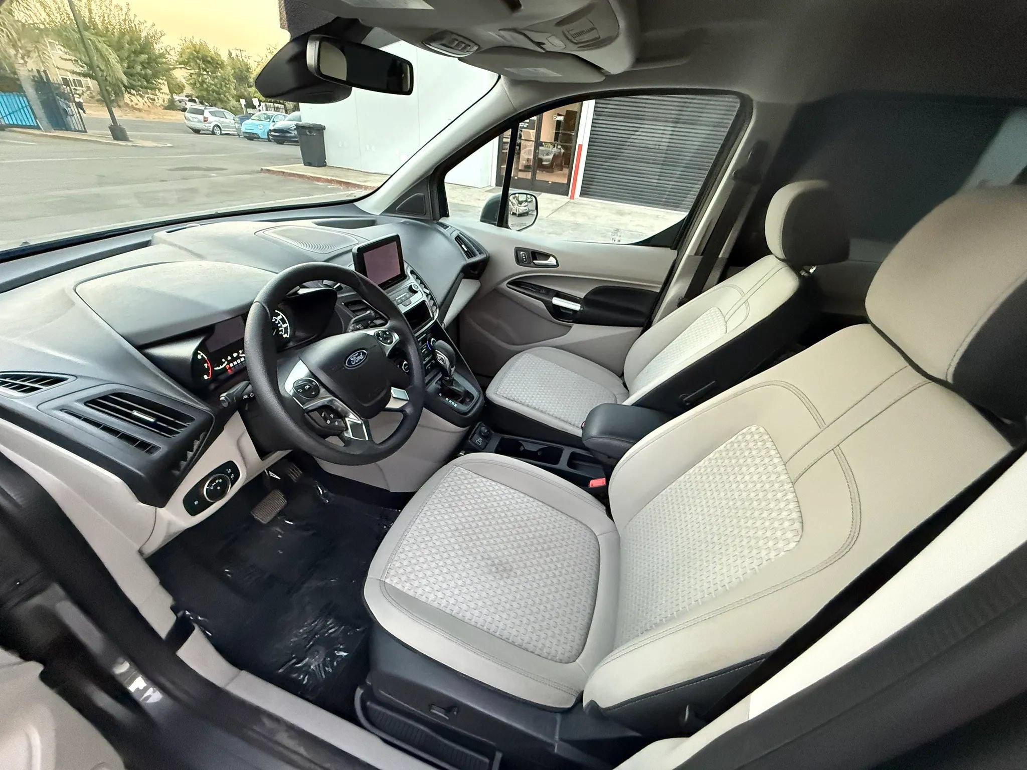 Used 2023 Ford Transit Connect XLT FWD image 10