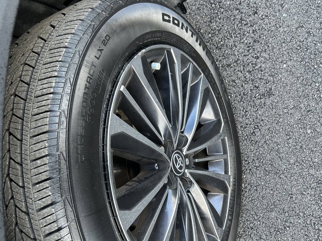 Used 2024 Toyota Grand Highlander AWD Hybrid image 25