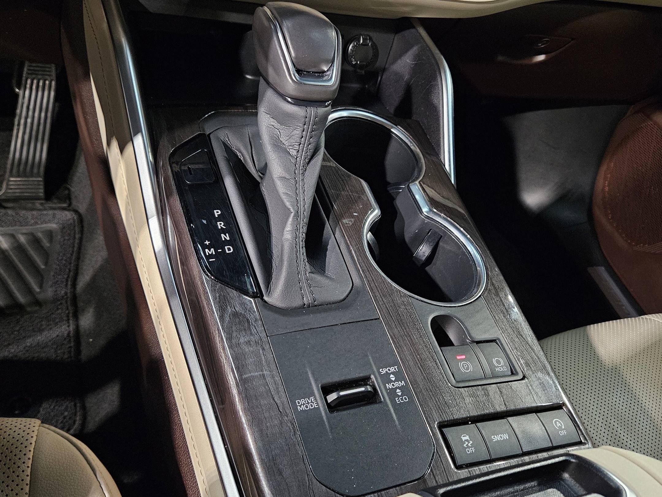 Used 2020 Toyota Highlander Limited image 34