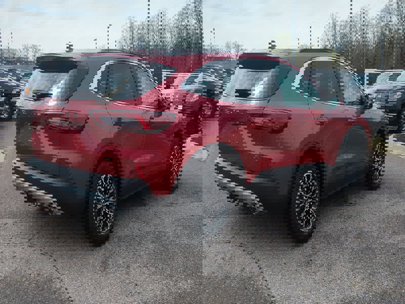 Certified 2025 Ford Escape SE w/ Class II Trailer Tow Package FWD image 8