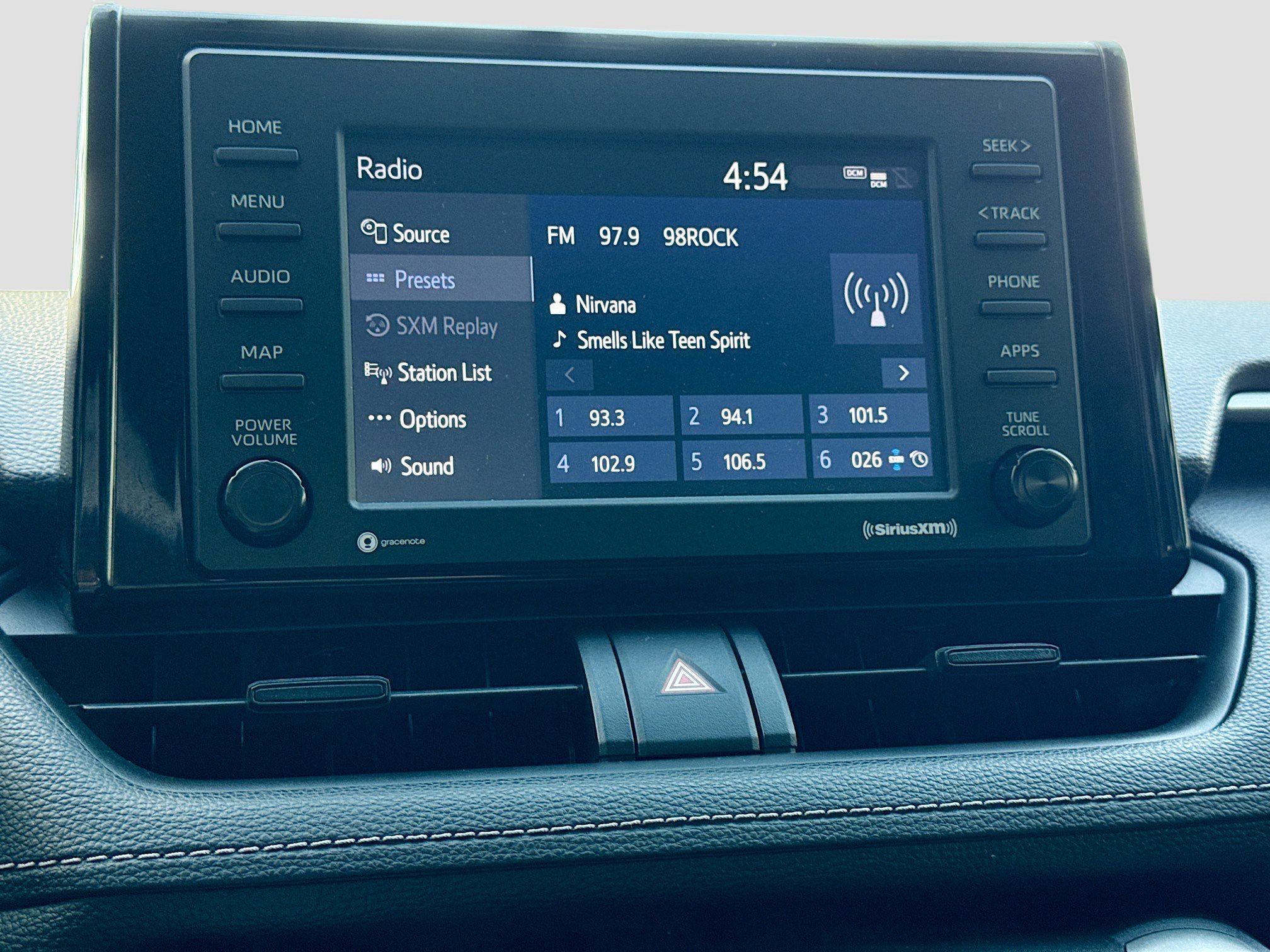 Used 2021 Toyota RAV4 XLE image 29