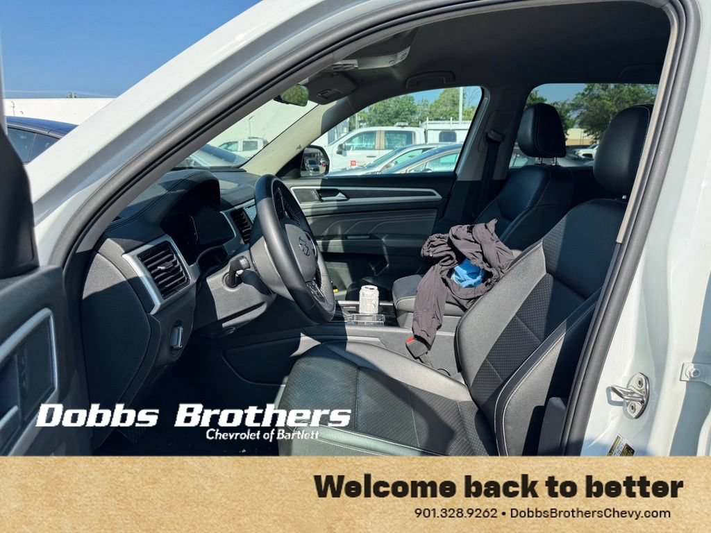 Used 2023 Volkswagen Atlas SE w/ Black Wheel Package FWD image 14