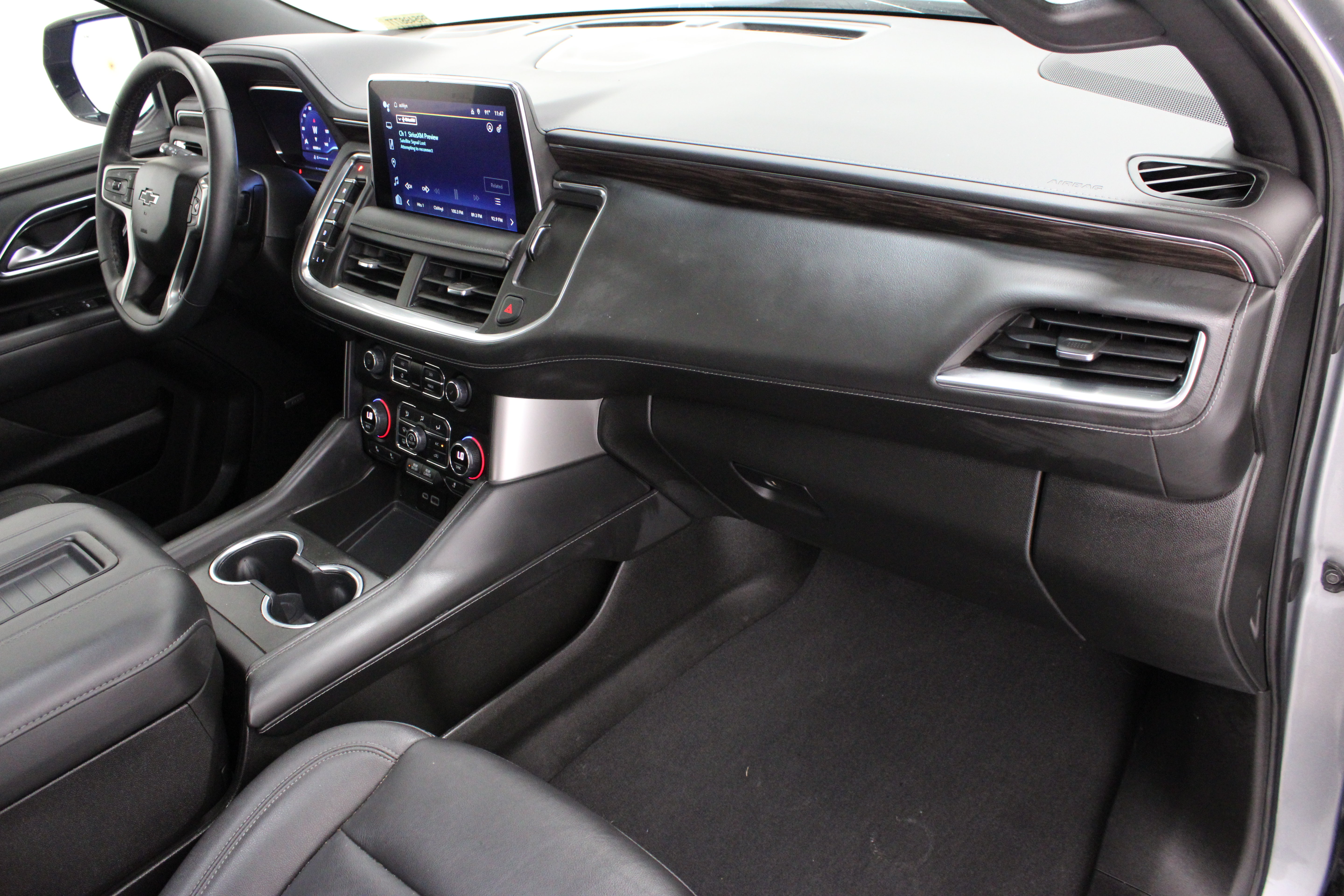 Used 2023 Chevrolet Tahoe Z71 w/ Luxury Package AWD/4WD image 41