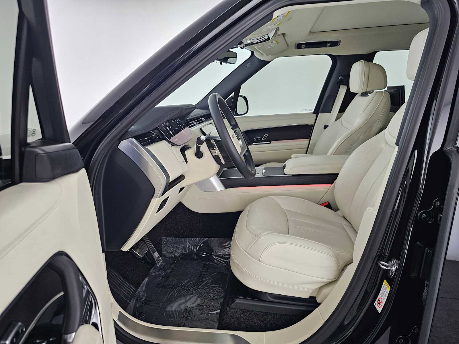 Used 2024 Land Rover Range Rover Long Wheelbase SE image 21