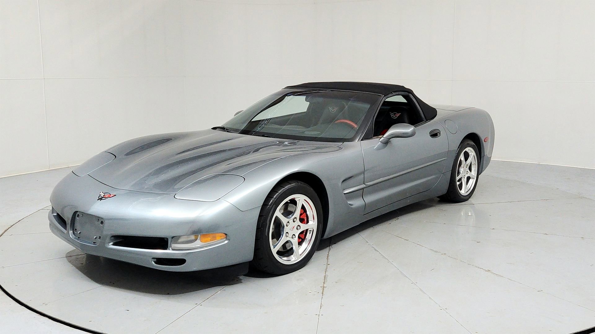 Used 2004 Chevrolet Corvette Convertible w/ Preferred Equipment Group RWD image 1