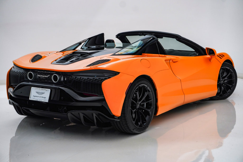 Used 2026 McLaren Artura Spider RWD image 14