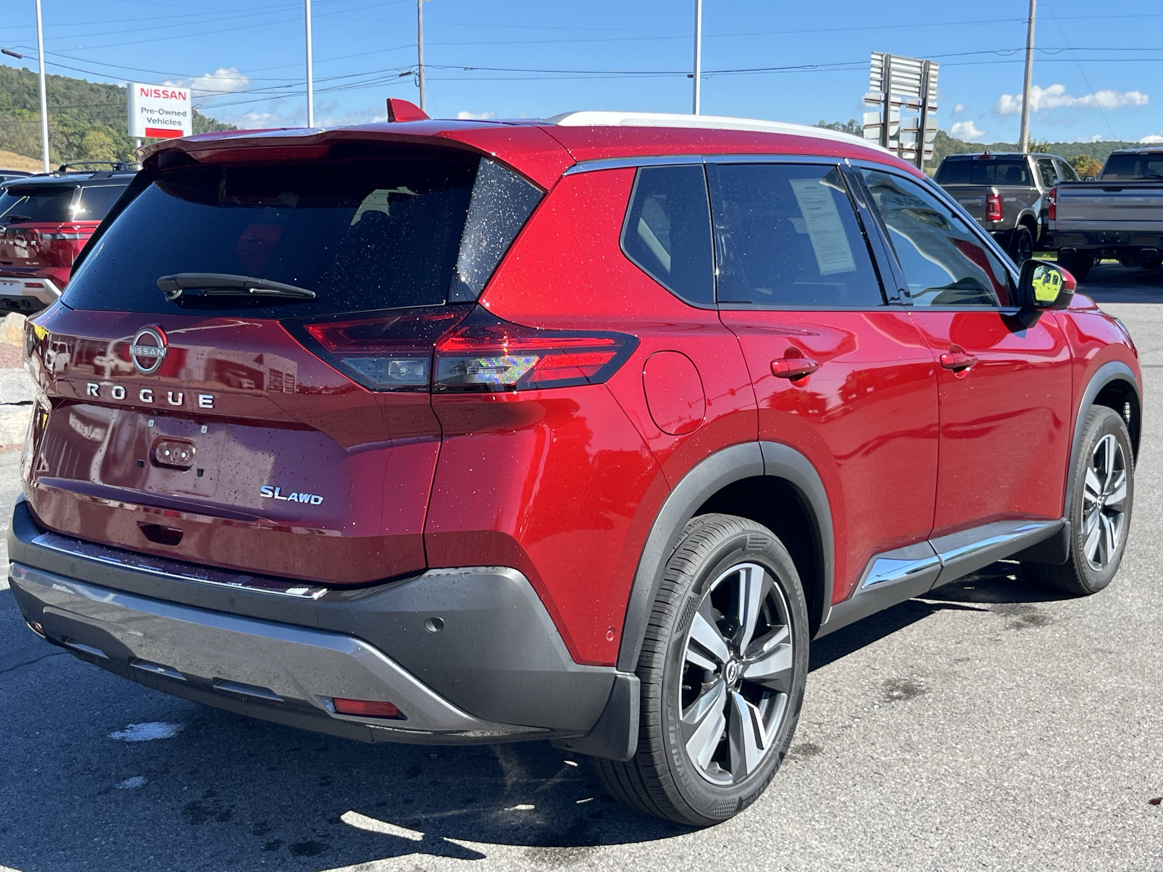 Used 2023 Nissan Rogue SL w/ SL Premium Package AWD/4WD image 5