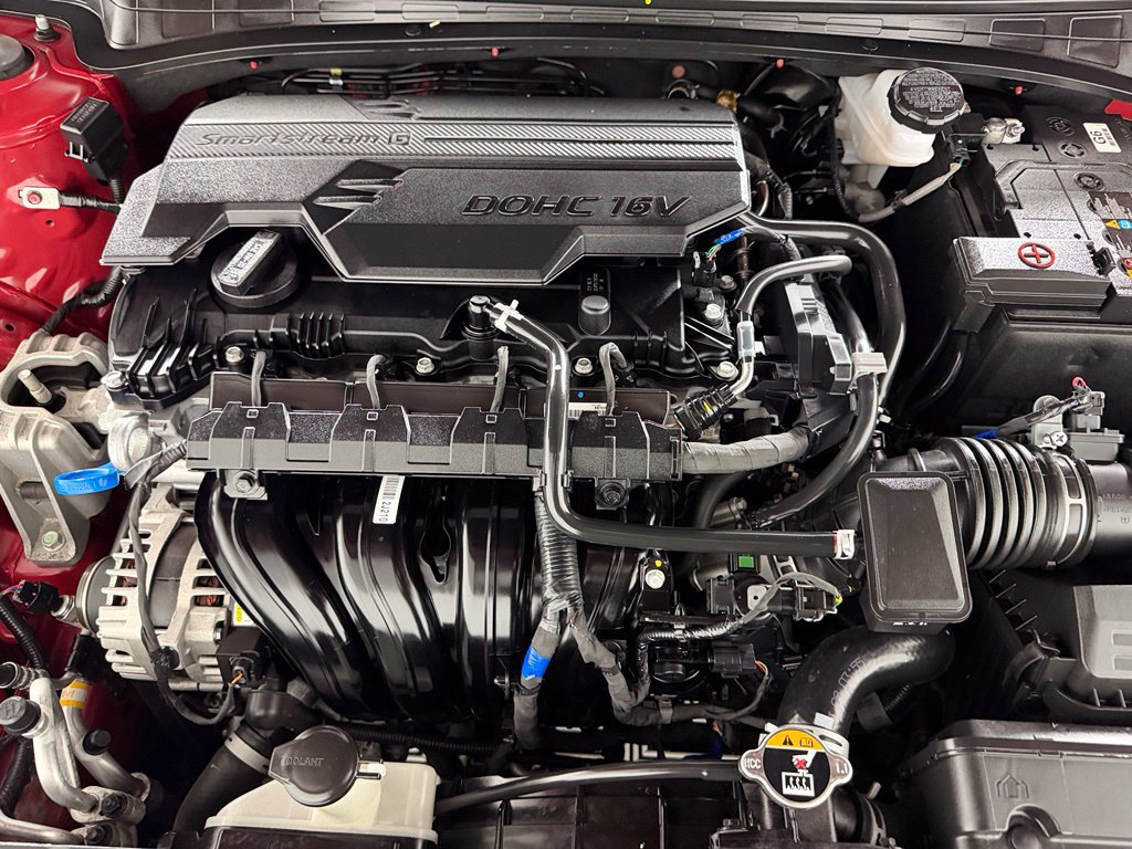 Used 2025 Hyundai Elantra Limited FWD image 22