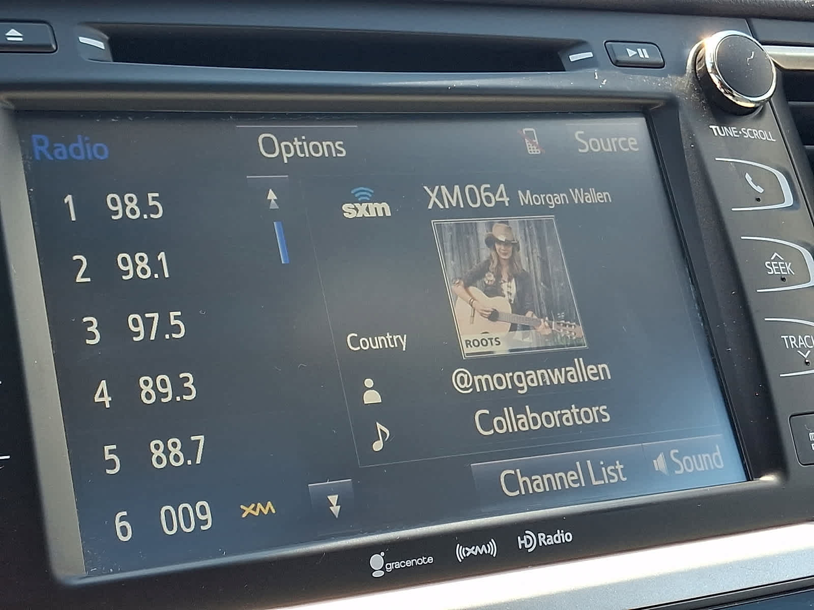 Certified 2019 Toyota Highlander XLE AWD/4WD image 21