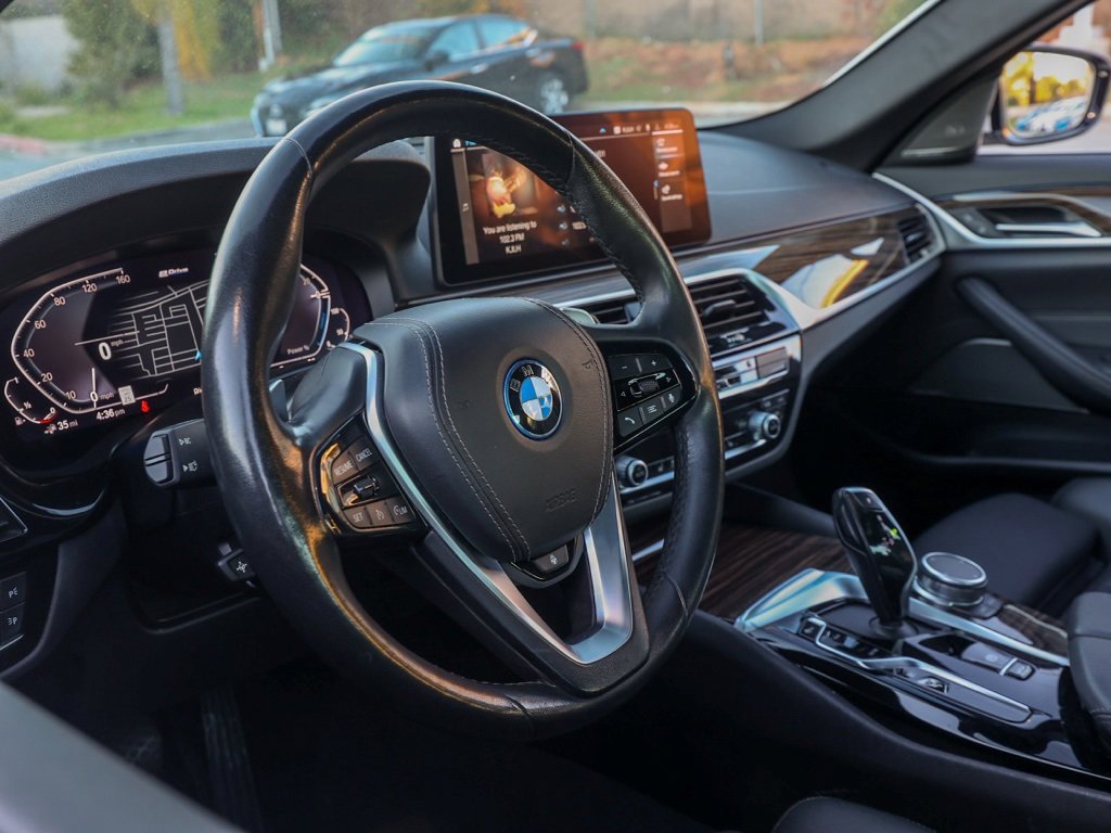 Used 2023 BMW 530e image 13