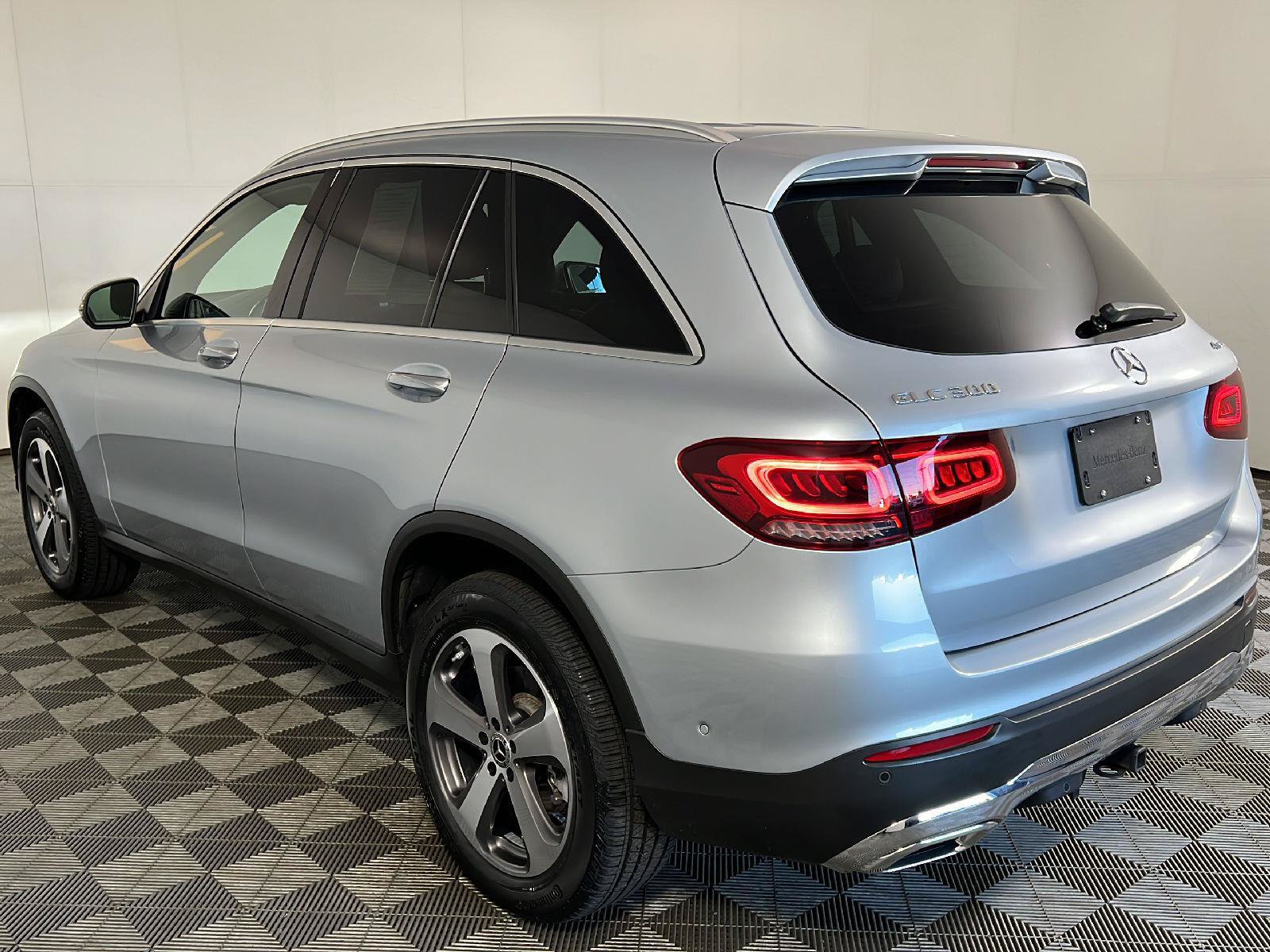 Used 2022 Mercedes-Benz GLC 300 4MATIC image 5