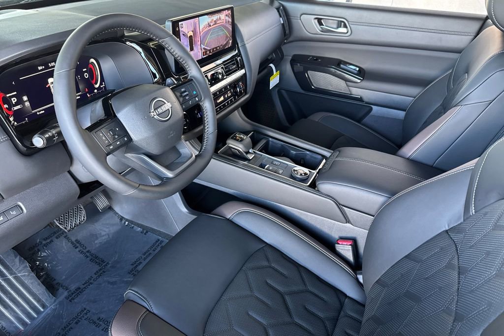 New 2026 Nissan Pathfinder Platinum image 7