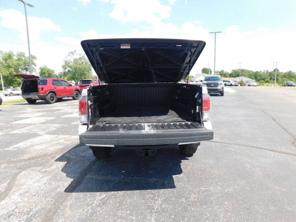 Used 2023 Toyota Tacoma TRD Sport AWD/4WD image 6