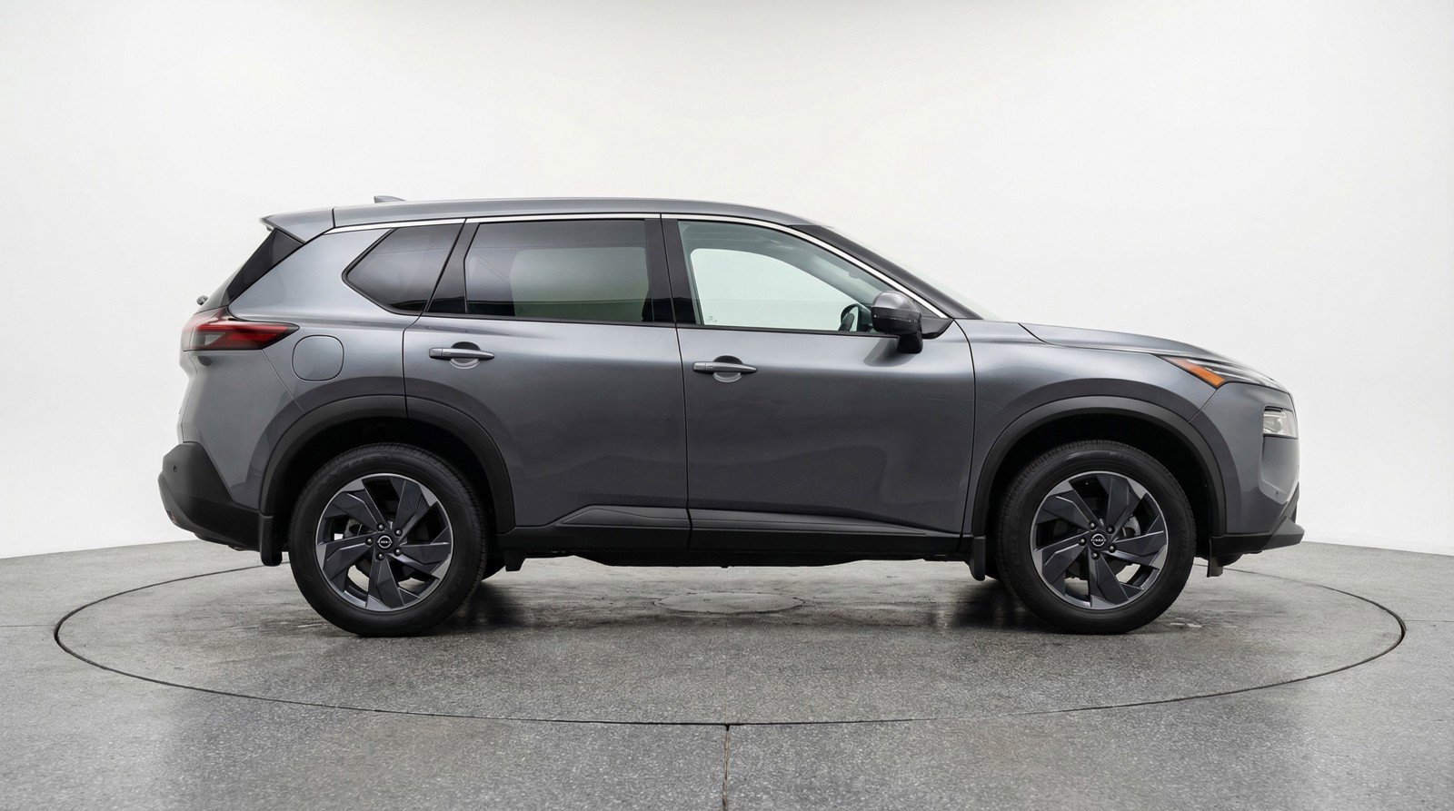 Used 2025 Nissan Rogue SV FWD image 11
