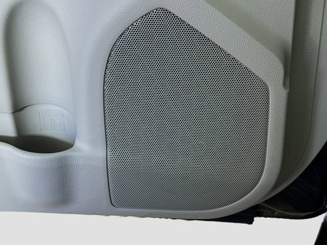 Used 2014 Toyota Camry L image 14