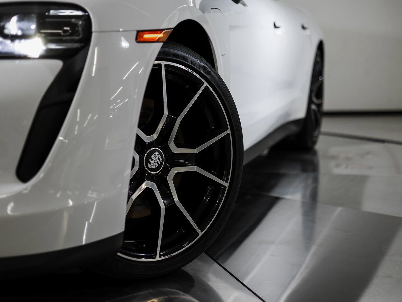 Certified 2022 Porsche Taycan RWD image 12