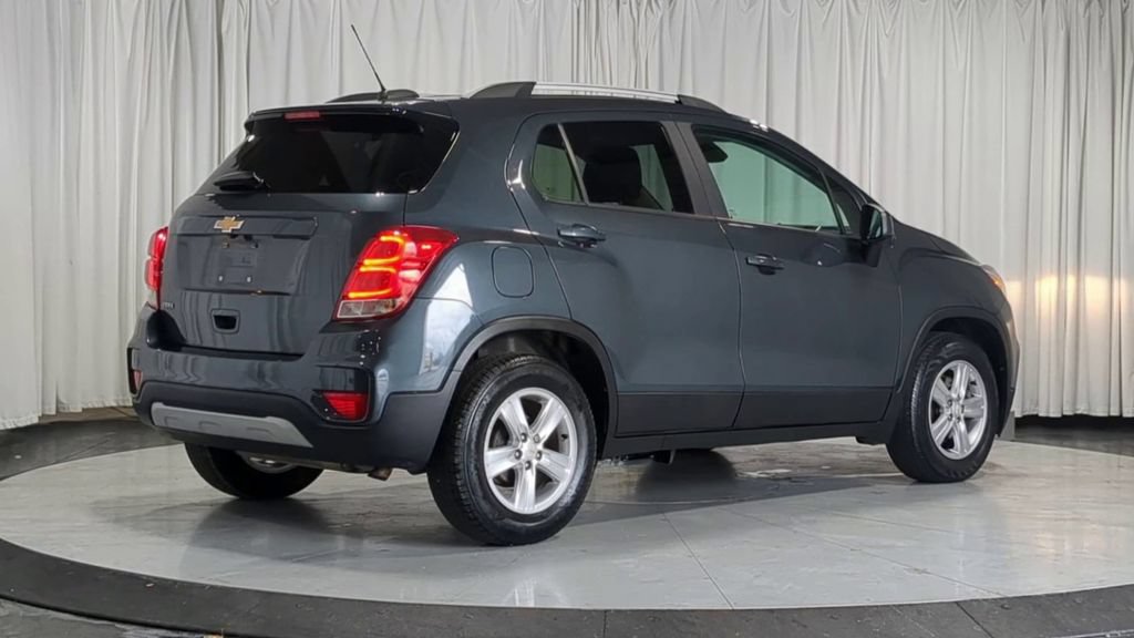 Used 2021 Chevrolet Trax LT w/ Driver Confidence Package FWD image 10