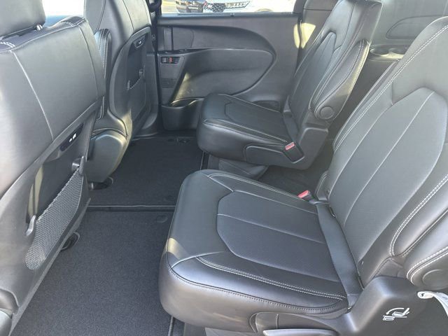 New 2026 Chrysler Pacifica Select image 19