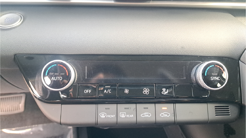 Used 2023 Hyundai Elantra SEL FWD image 33