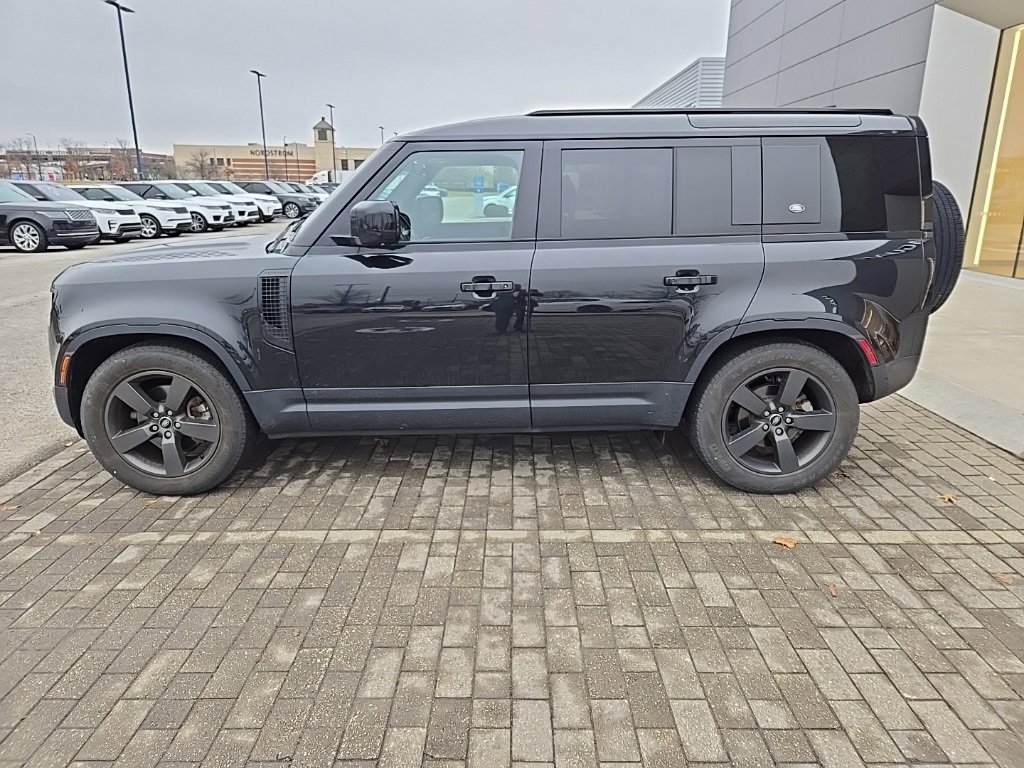 Used 2023 Land Rover Defender 110 S image 8