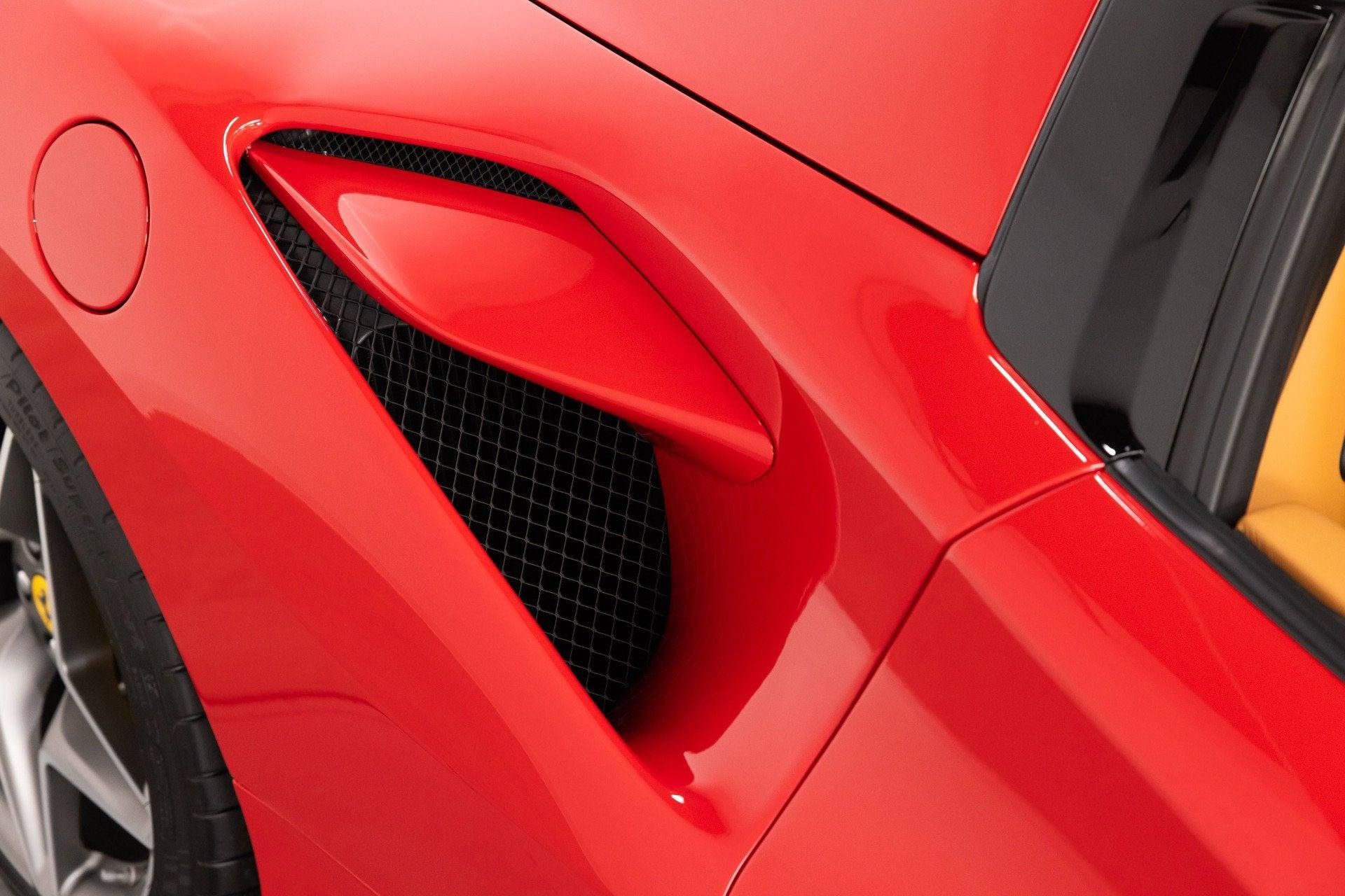 Certified 2021 Ferrari F8 Tributo RWD image 34
