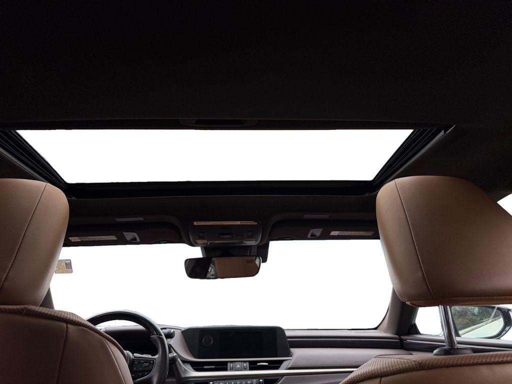 Used 2021 Lexus ES 250 w/ Premium Package image 17