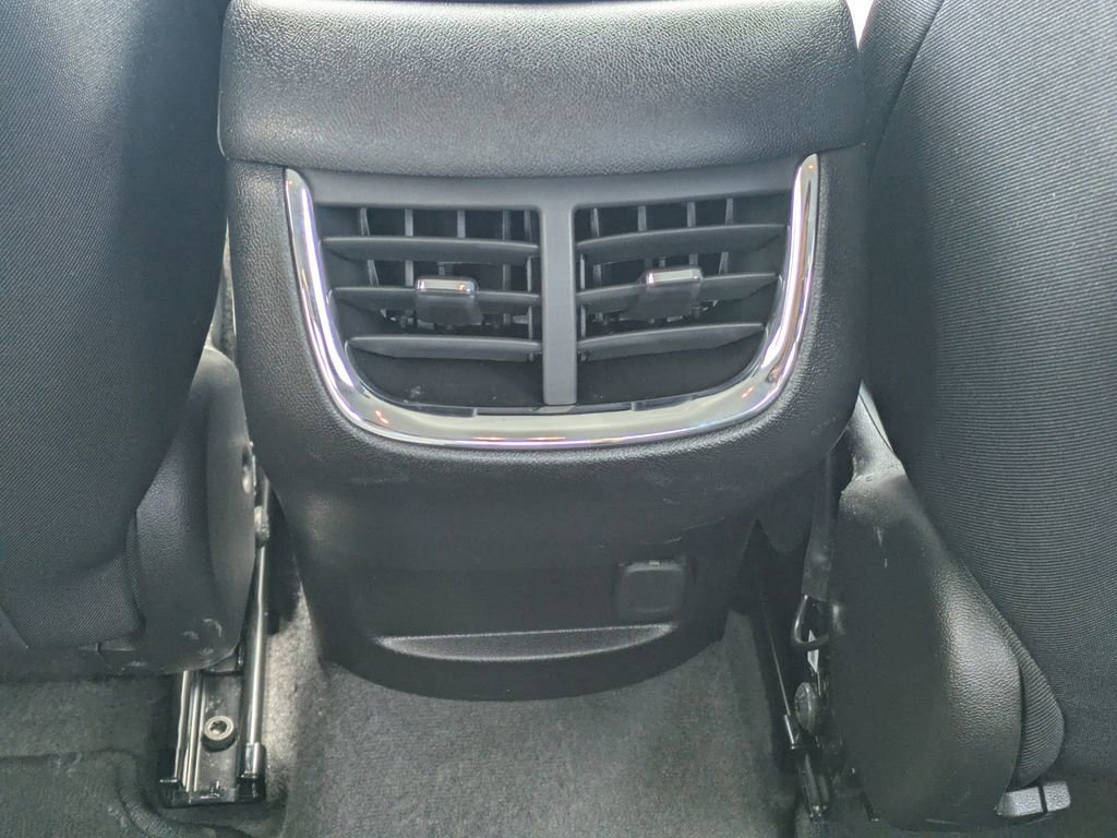 Used 2025 Chevrolet Malibu LT FWD image 14