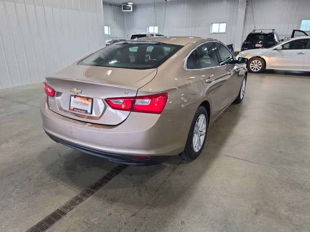 Used 2018 Chevrolet Malibu LT w/ LPO, Convenience Package 2 FWD image 8
