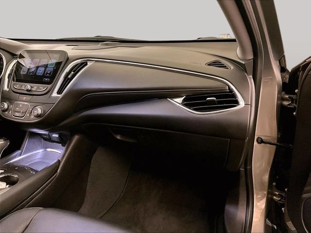 Used 2017 Chevrolet Malibu LT w/ Leather Package FWD image 15
