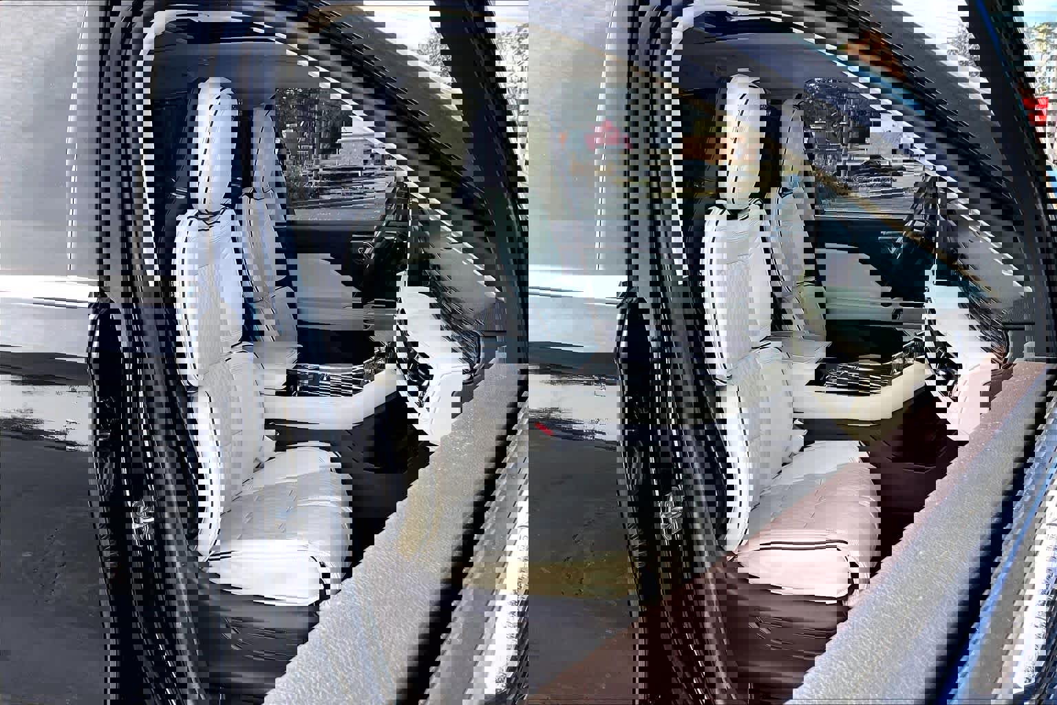 Used 2022 Lincoln Aviator Black Label w/ Dynamic Handling Package image 9